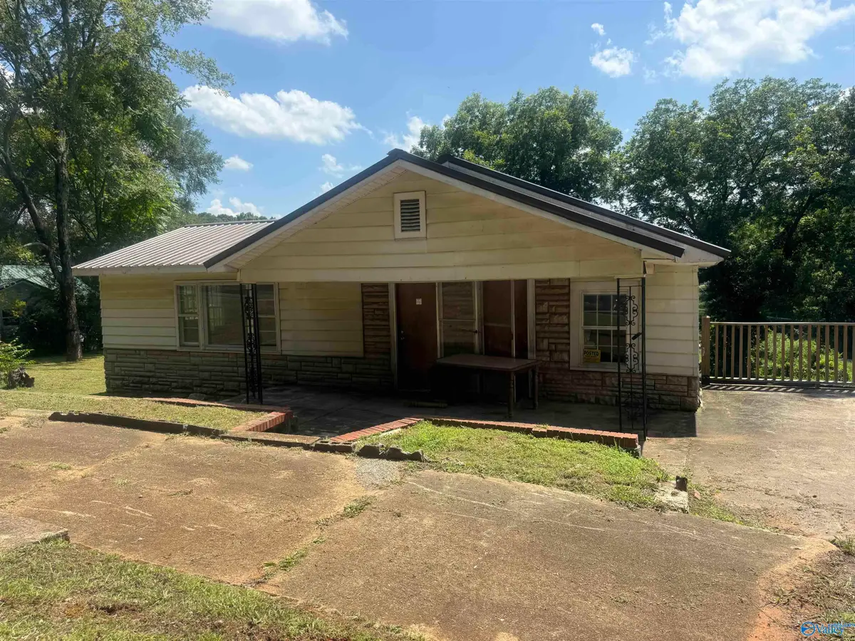314 Veterans Way, Guntersville, AL 35976 - #1