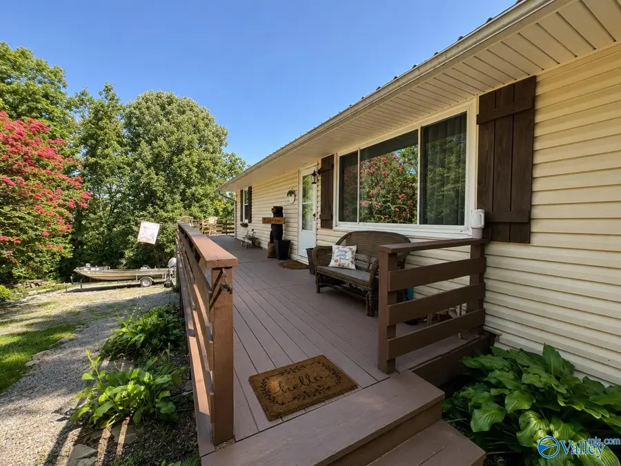 181 Hilltop Drive, Guntersville, AL 35976 - #3