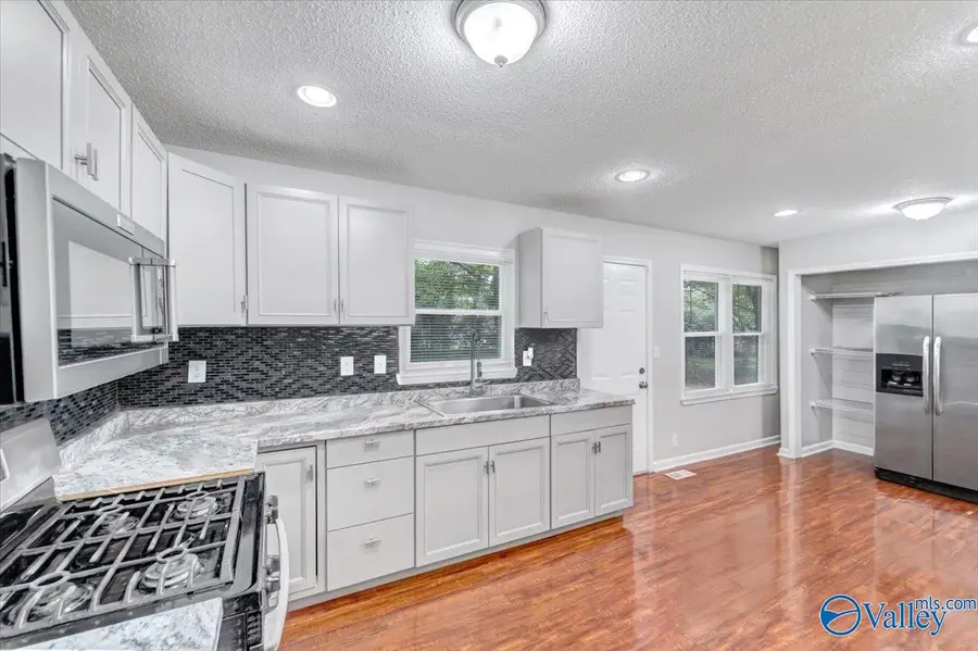 4603 Wilshire Cove Nw, Huntsville, AL 35816 - #3