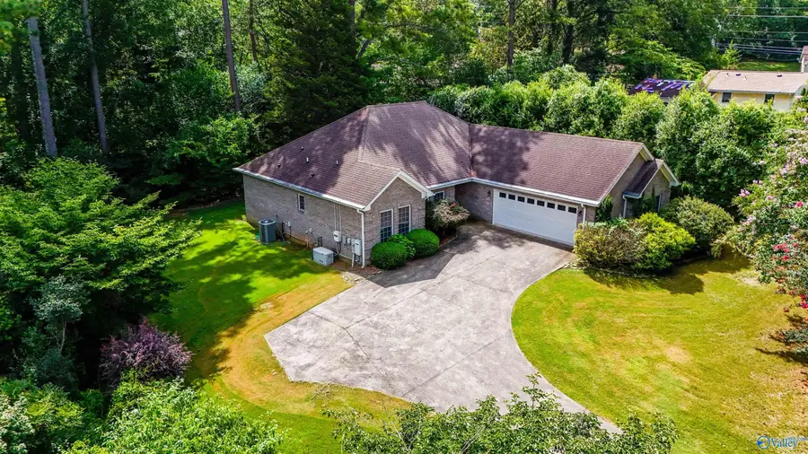 9007 Edgehill Drive Se, Huntsville, AL 35802 - #3