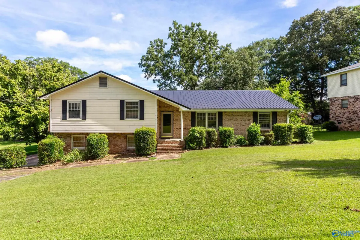 3010 Lakewood Drive, Rainbow City, AL 35906 - #1