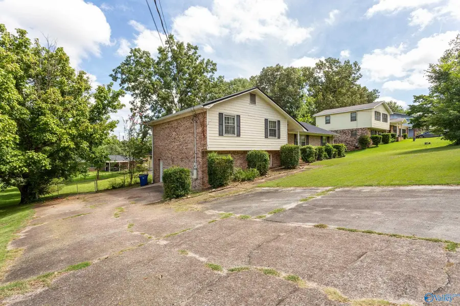 3010 Lakewood Drive, Rainbow City, AL 35906 - #3