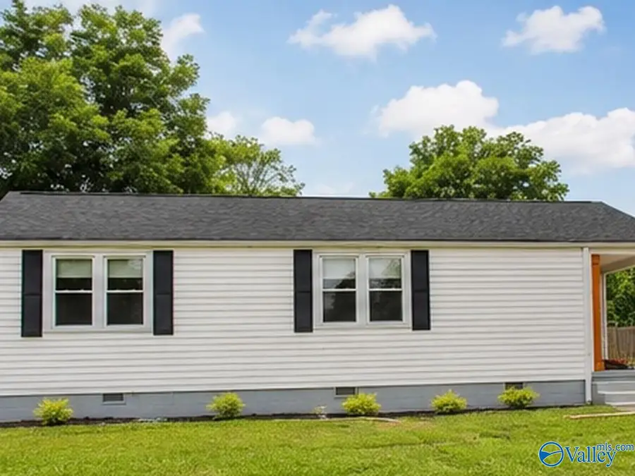1004 Peck Road Ne, Huntsville, AL 35801 - #2