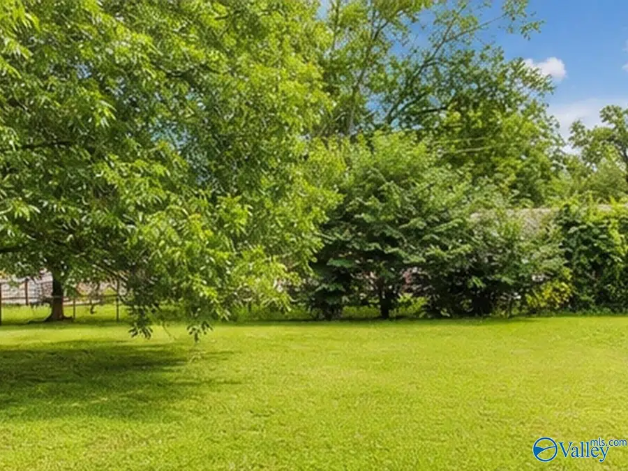1004 Peck Road Ne, Huntsville, AL 35801 - #3