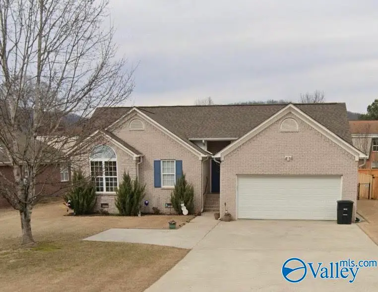 403 E Charlotte Avenue, Scottsboro, AL 35768 - #1