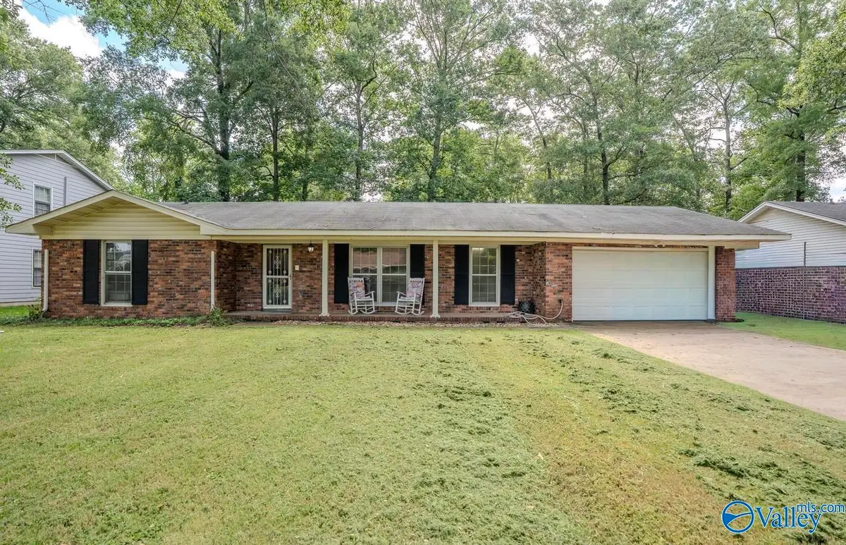 1216 Byron Avenue Sw, Decatur, AL 35601 - #1