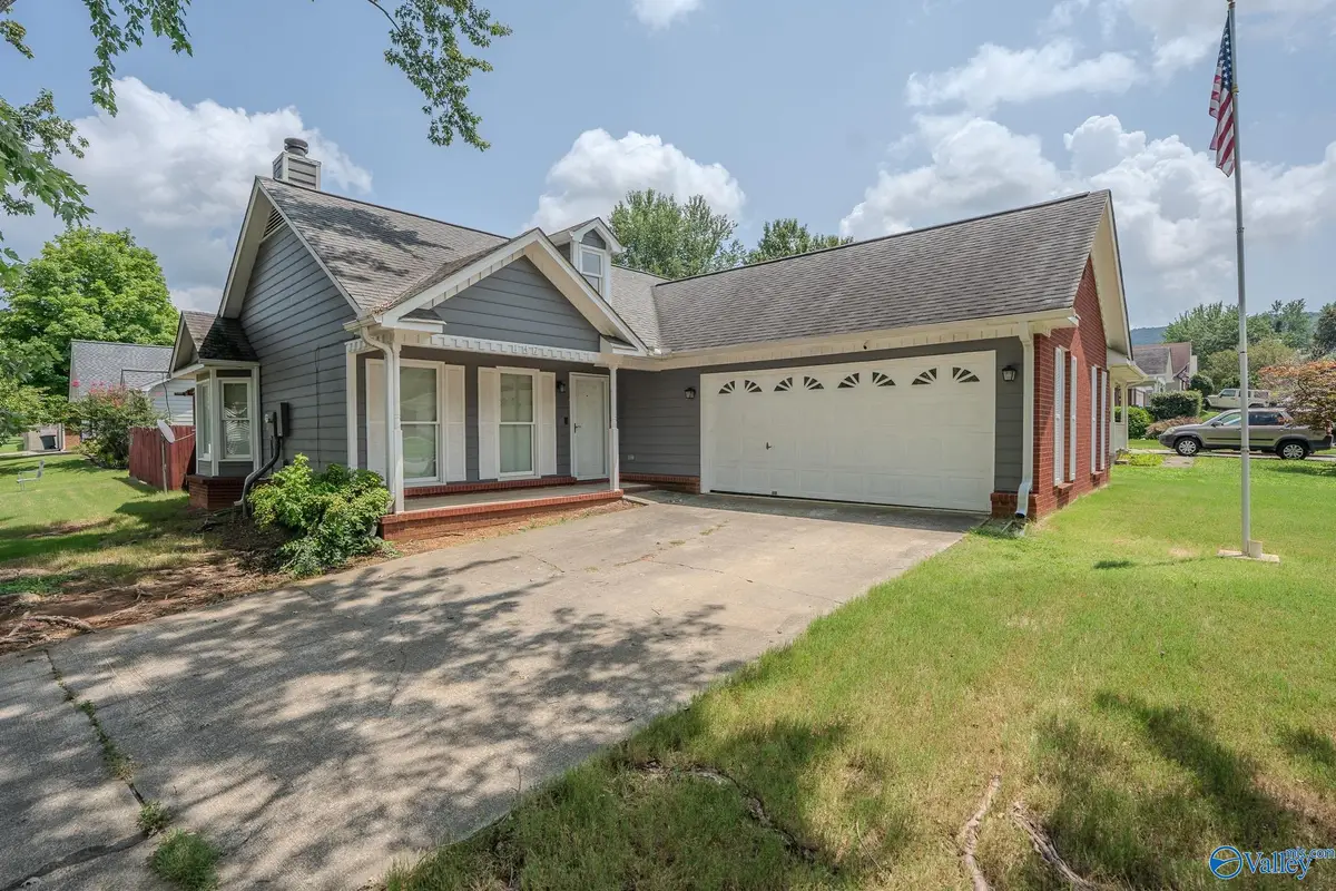 147 Hollington Drive Ne, Huntsville, AL 35811 - #1