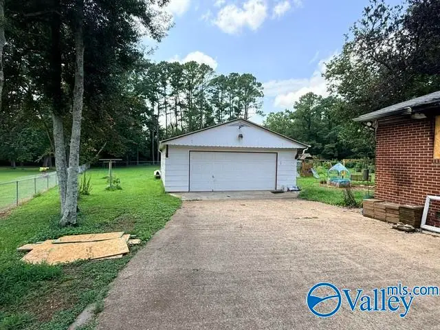 4211 Lakeview Drive Nw, Huntsville, AL 35810 - #2