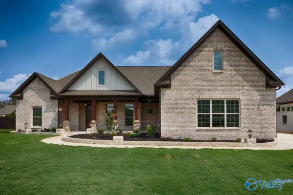 20 Bluff Creek, Huntsville, AL 35803