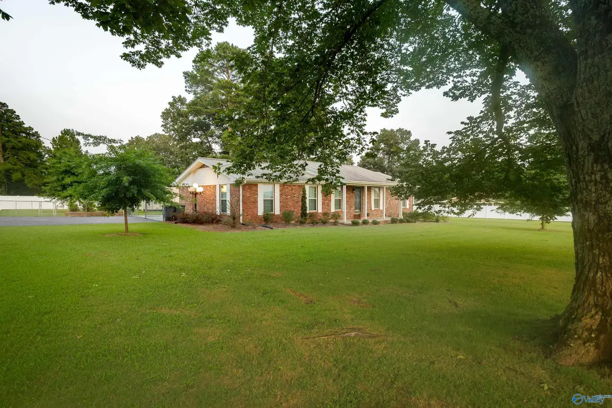 24 County Road 463, Town Creek, AL 35672 - #1