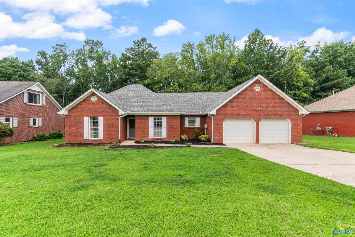 907 Bellemeade Street Sw, Hartselle, AL 35640 - #1