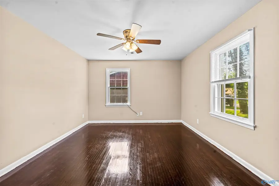 3417 Darlene Circle Nw, Huntsville, AL 35810 - #2