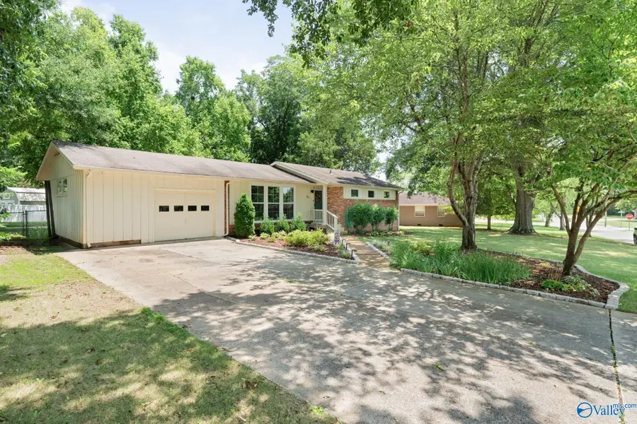 509 Sanders Road Sw, Huntsville, AL 35802 - #3