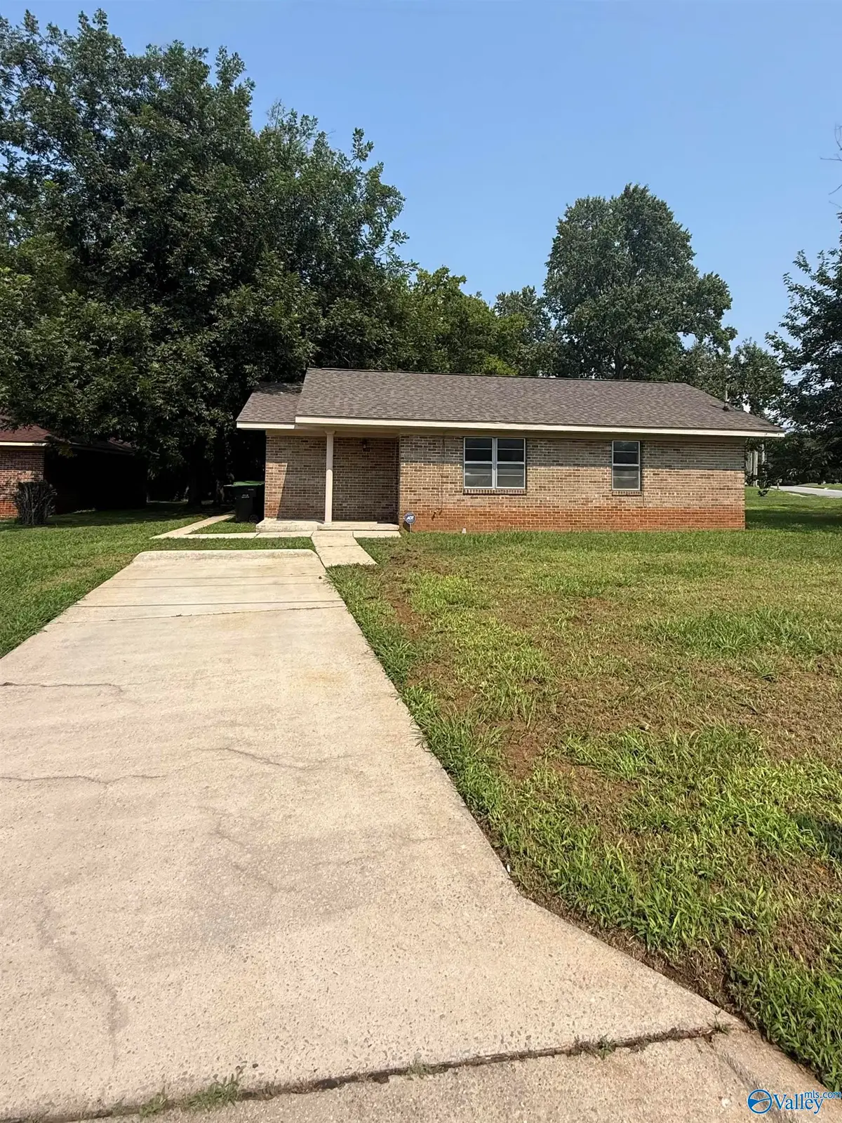 102 Elm Court Ne, Decatur, AL 35601 - #1