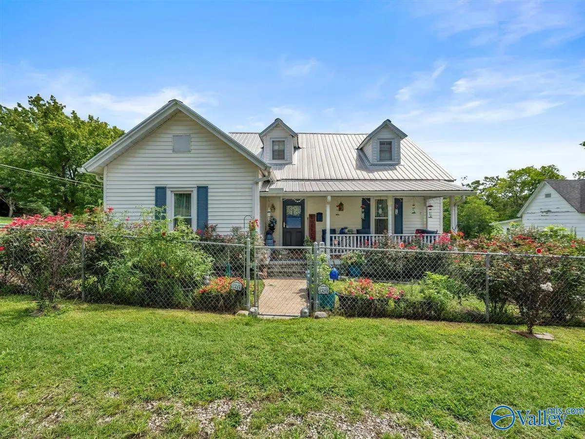 205 Mountain Street, Stevenson, AL 35772 - #1