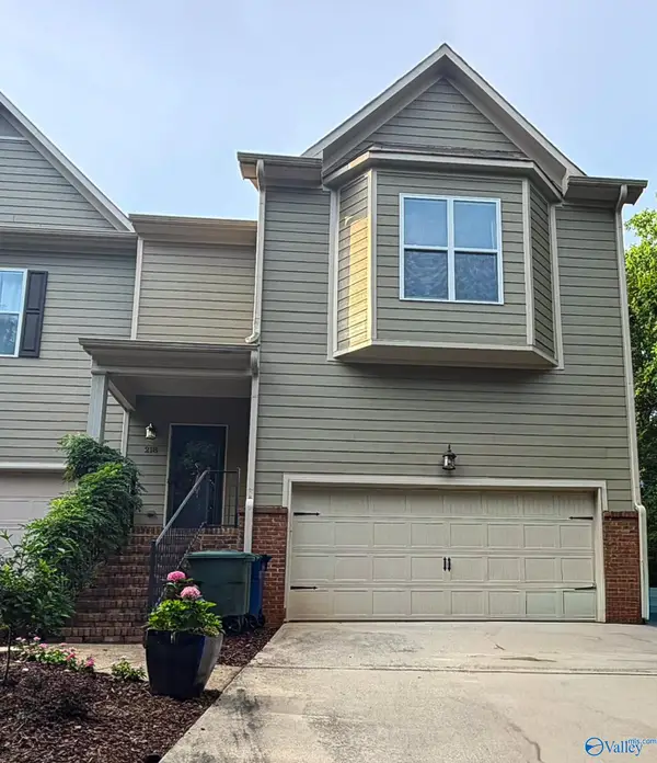 218 NE Treetop Drive Ne, Huntsville, AL 35801