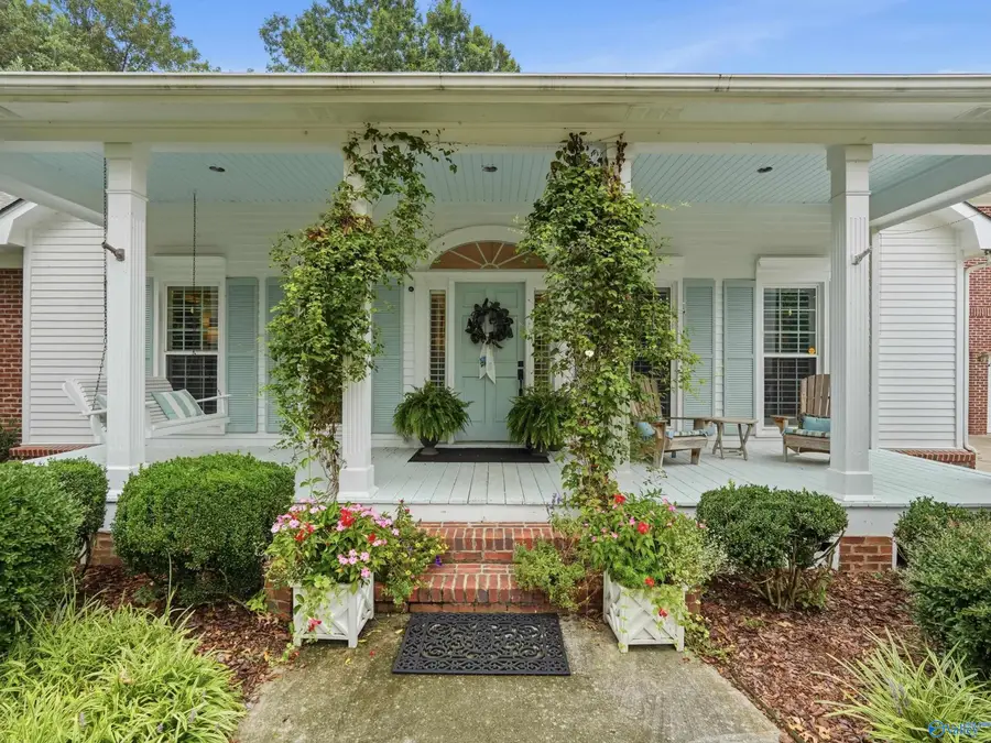 8678 Edgehill Drive, Huntsville, AL 35802 - #2