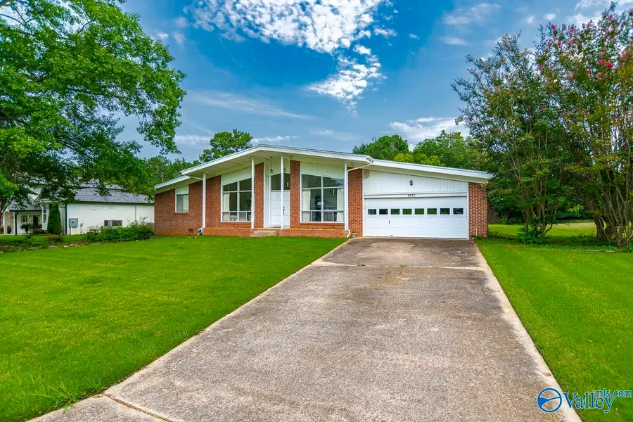 1217 Kingsway Road, Huntsville, AL 35802 - #2