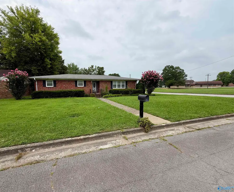 1931 Woodmeade Street Sw, Decatur, AL 35601 - #2