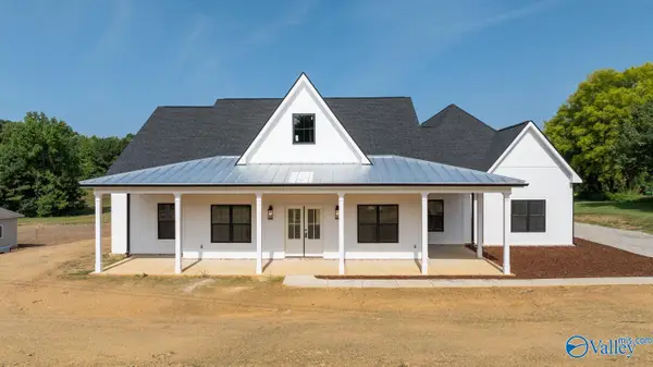 220 Prince Circle, Laceys Spring, AL 35754