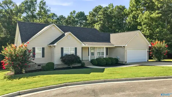 11 Autumn Run Road Ne, Fort Payne, AL 35967