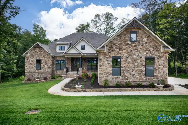 45 Ridge Bluff Circle, Huntsville, AL 35803