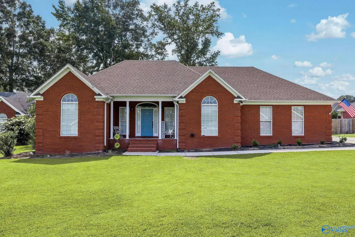 2003 Cedarwood Drive Sw, Hartselle, AL 35640 - #1