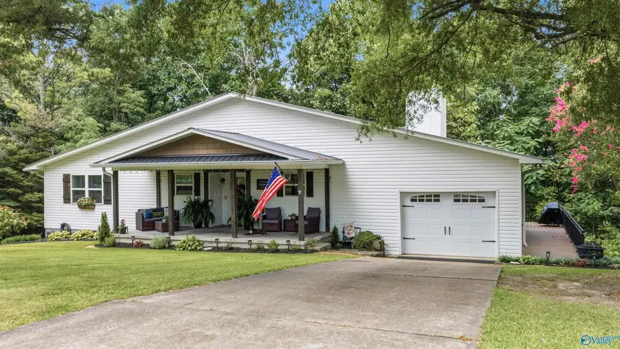 718 Scenic Road E, Fort Payne, AL 35967 - #2