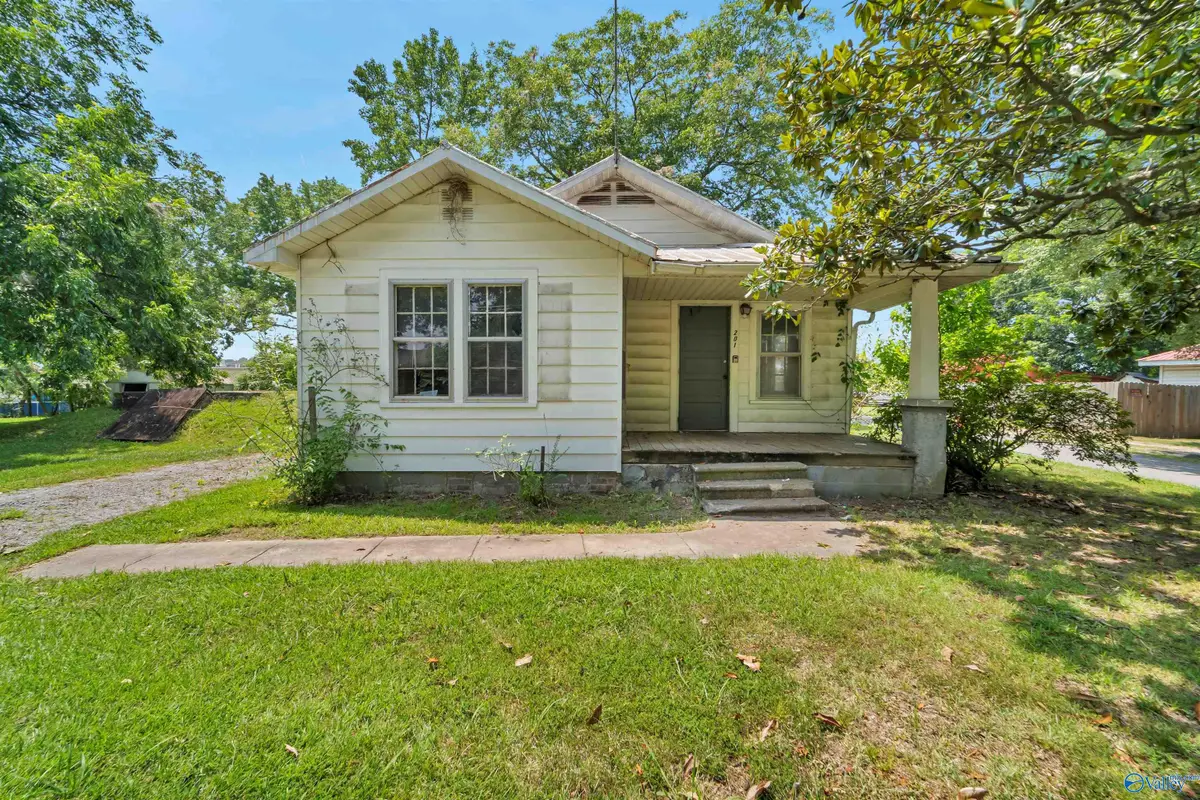 201 Stewart Street Sw Sw, Hartselle, AL 35640 - #1