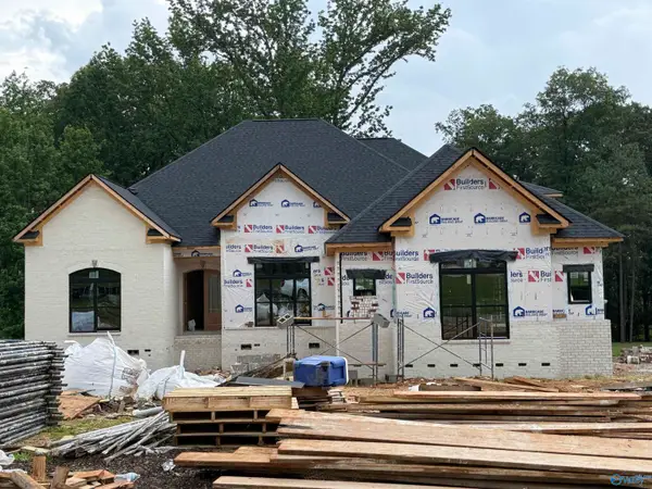 33 Ridge Bluff Circle, Huntsville, AL 35803