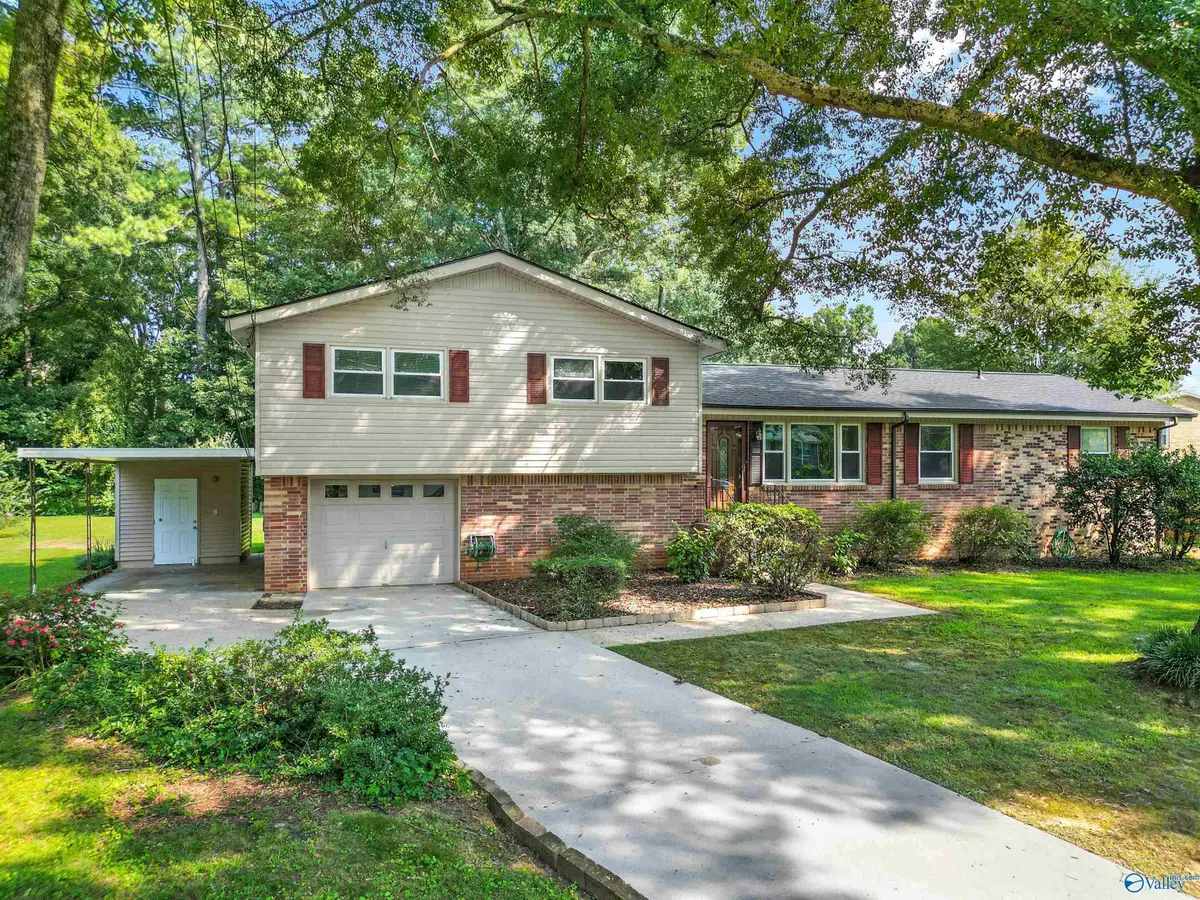 6502 Forrest Park Circle Nw, Huntsville, AL 35806 - #1