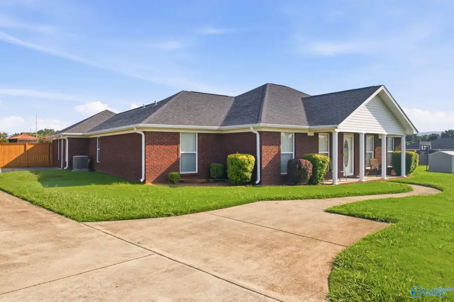 213 Smokey Hills Court, New Market, AL 35761 - #2