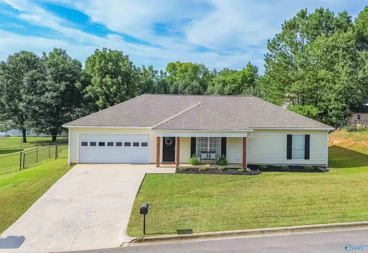65 White Oak Circle, Cullman, AL 35057 - #1