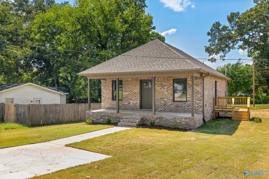 107 N Fulton Street, Florence, AL 35630 - #2