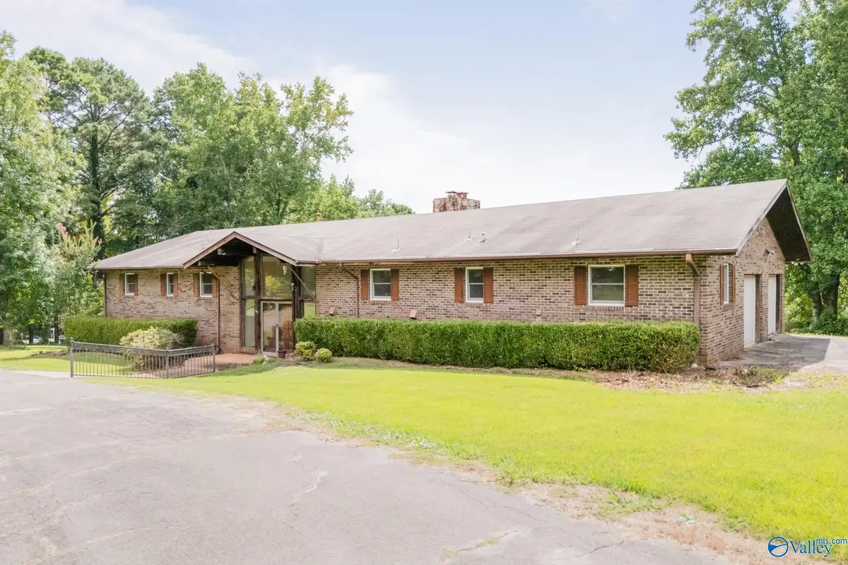 356 Springhill Road Nw, Huntsville, AL 35806 - #1