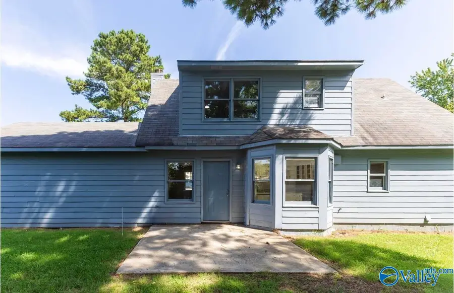 3717 NW Gardenside Drive Nw, Huntsville, AL 35803 - #3