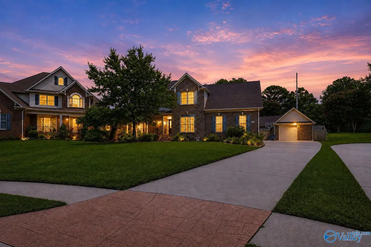 161 Redcliffe Drive Nw, Huntsville, AL 35806 - #1