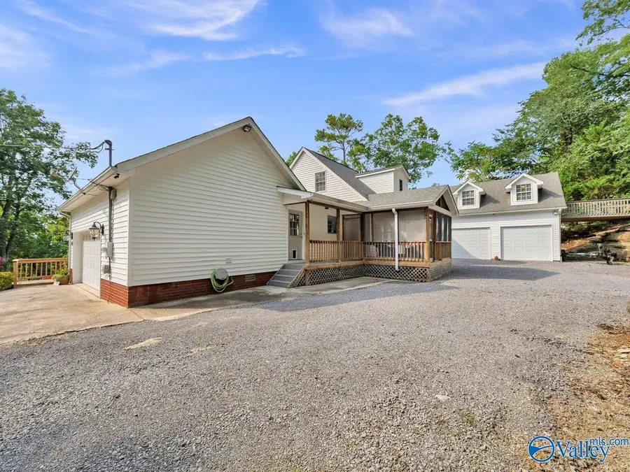 995 Hillwood Drive, Guntersville, AL 35976 - #3