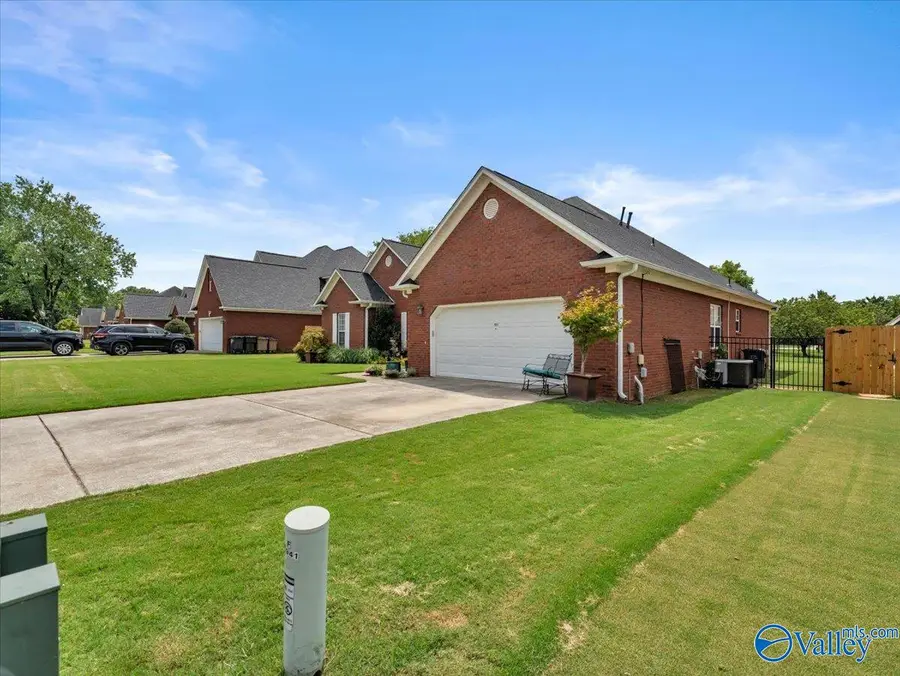 1941 Red Sunset Drive, Decatur, AL 35603 - #3