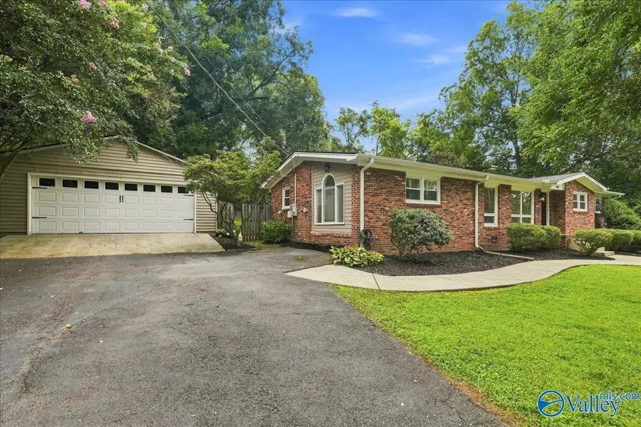 9011 Valley View Drive Se, Huntsville, AL 35802 - #2