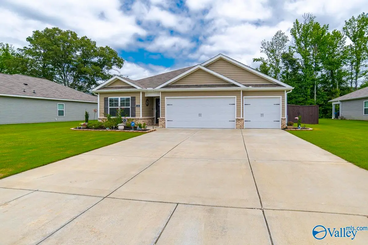 120 Syd Road, Owens Cross Roads, AL 35763 - #1