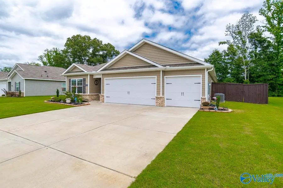 120 Syd Road, Owens Cross Roads, AL 35763 - #2