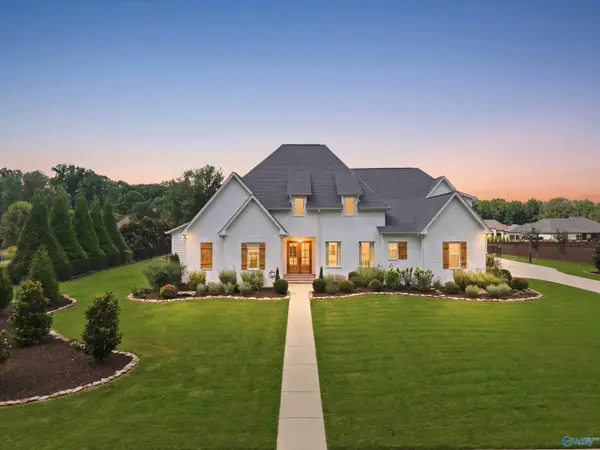302 Meadow Way, Athens, AL 35613
