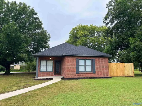 1813 Kathy Lane Court Sw, Decatur, AL 35603
