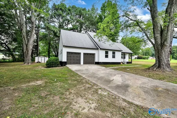 1302 Country Club Circle Nw, Arab, AL 35016