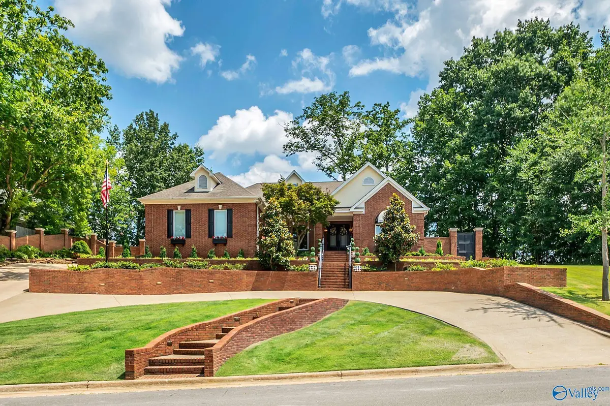 129 Wildwood Trail, Florence, AL 35630 - #1