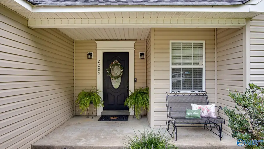 2209 Pond Circle, Guntersville, AL 35976 - #3