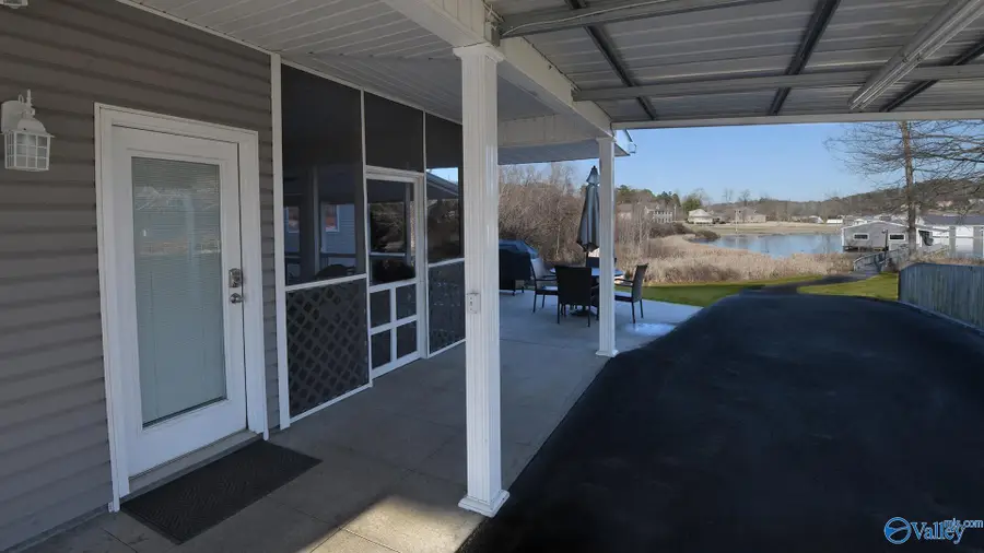 9 Breezeway Bay, Scottsboro, AL 35769 - #2