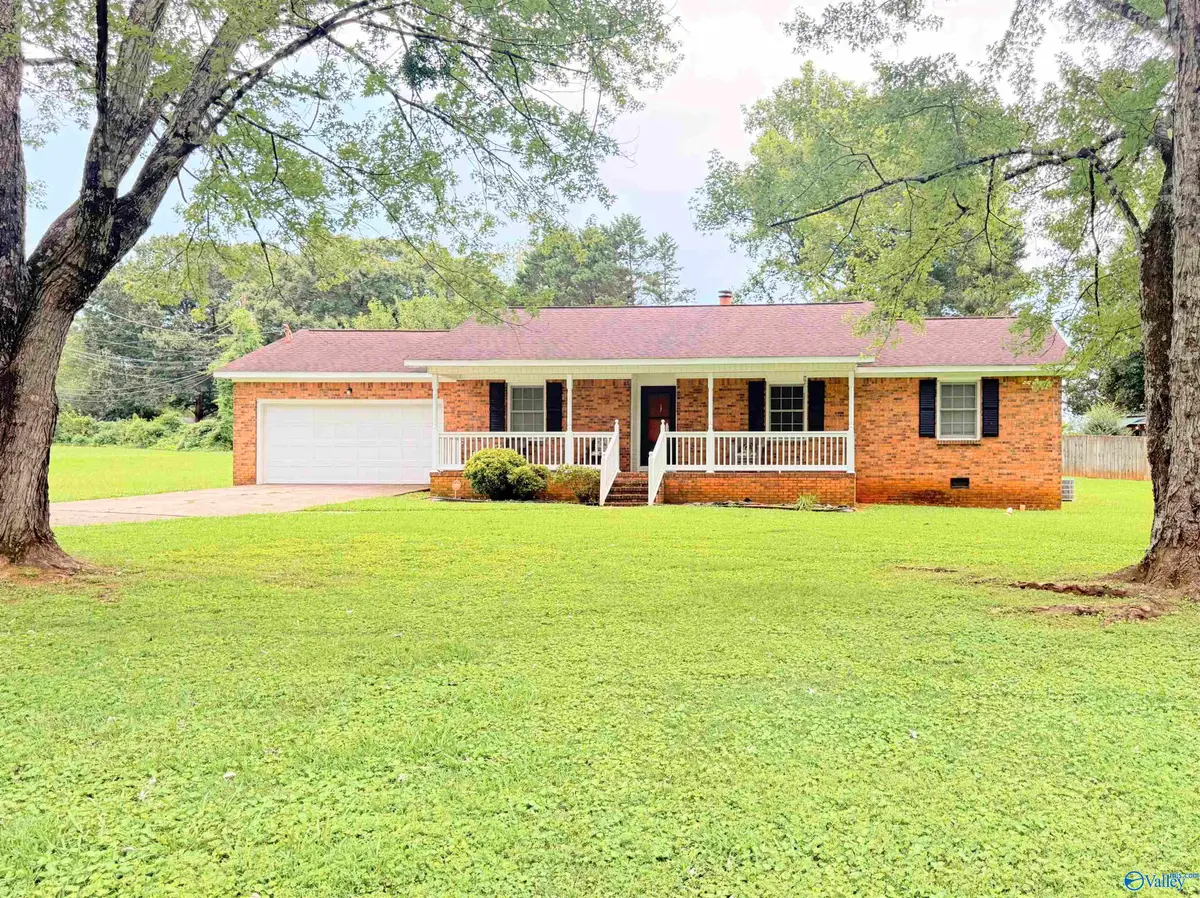 2010 Rosewood Drive Nw, Huntsville, AL 35810 - #1