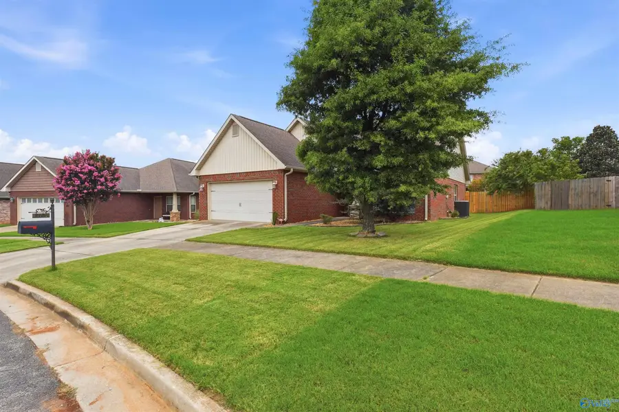 7602 Graydon Street Nw, Huntsville, AL 35806 - #3